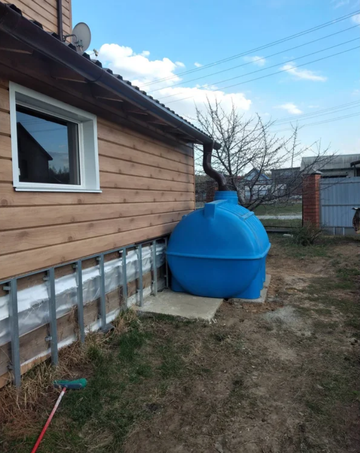 Сбор дождевой воды с дома в бак